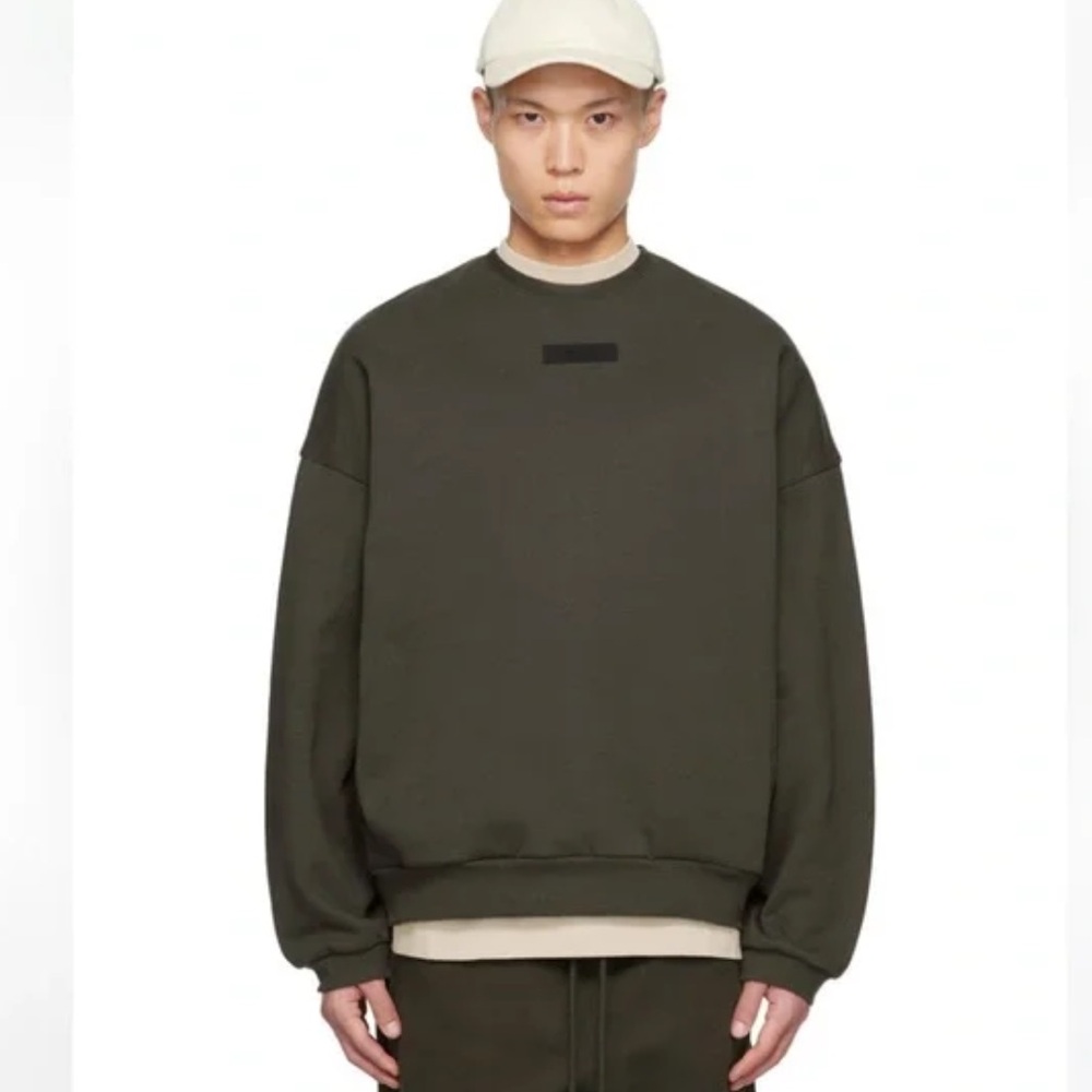 Essentials Fear of God Dark Gray Crewneck Sweatshirt size small men’s - Picture 4 of 4